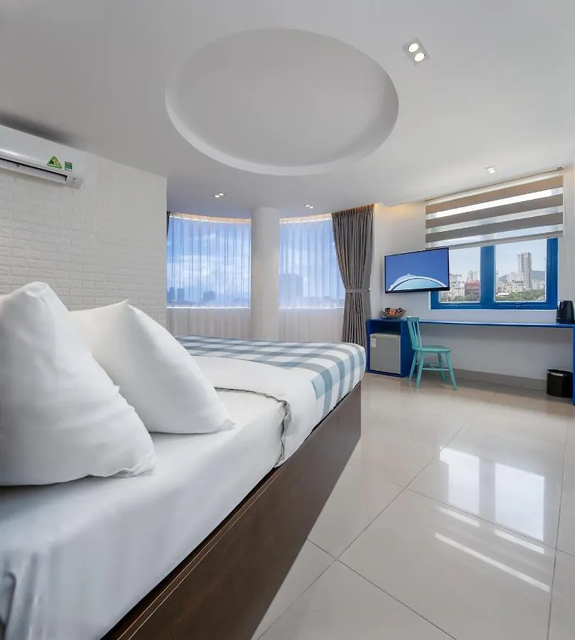 Lucia Beach Hotel Da Nang 4*,